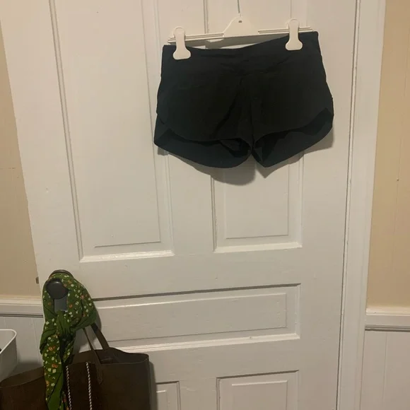 Lululemon speed up low rise lined short 2.5” - Picture 7 of 9